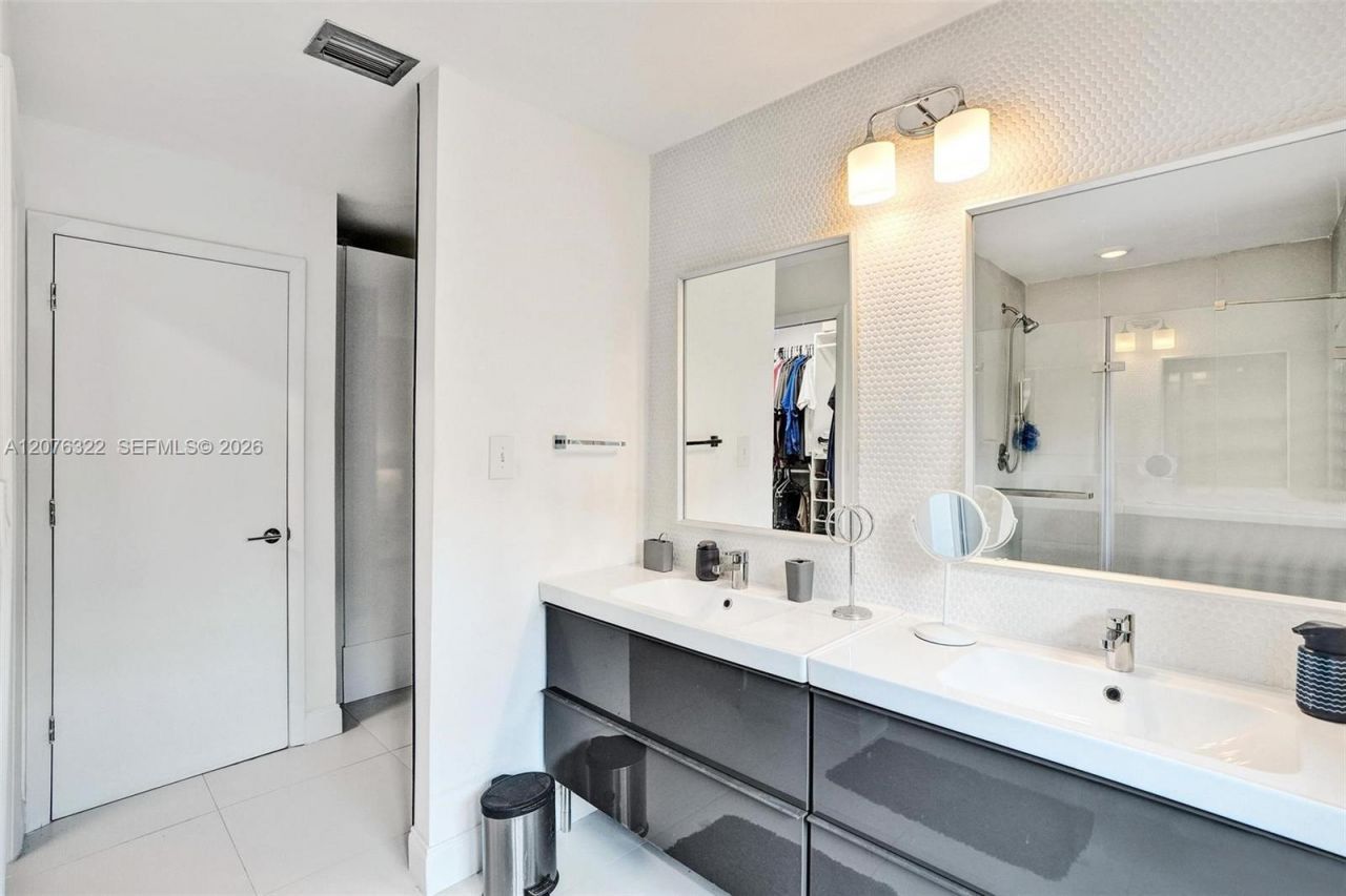 18 Boxwood Rd , Hollywood, FL 33021 Photo