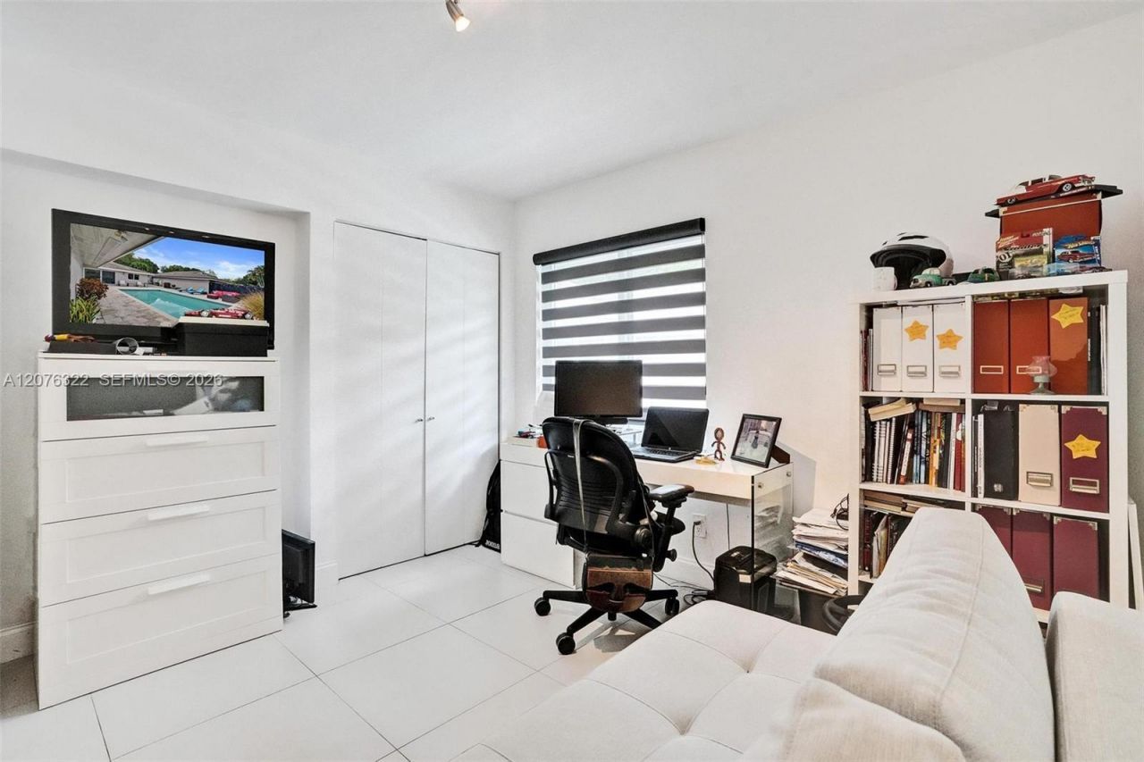 18 Boxwood Rd , Hollywood, FL 33021 Photo