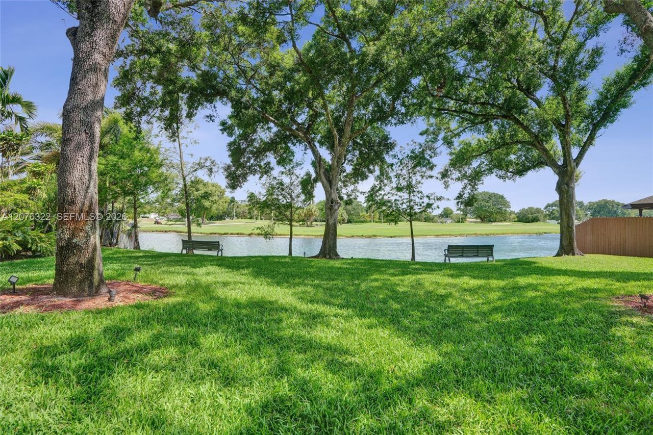18 Boxwood Rd , Hollywood, FL 33021 Photo