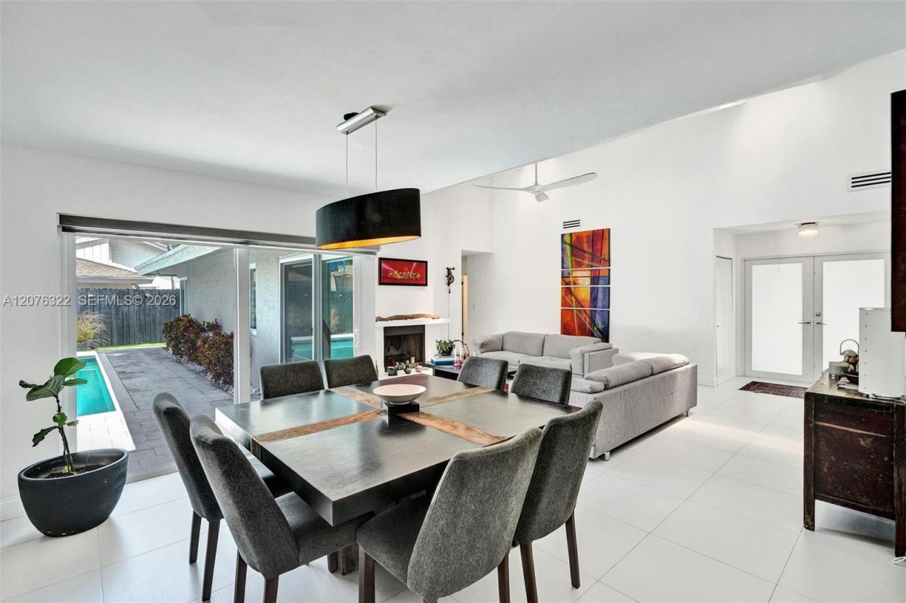 18 Boxwood Rd , Hollywood, FL 33021 Photo