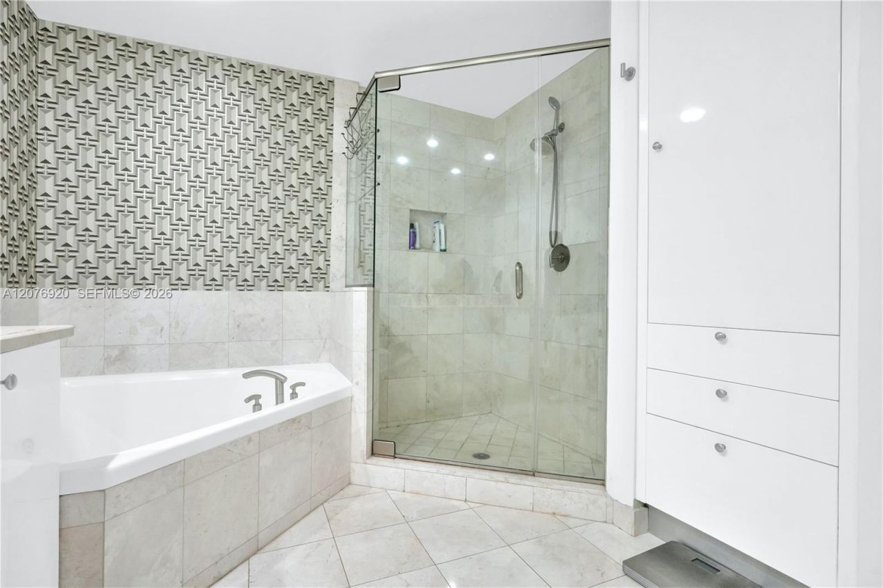 901 Brickell Key Blvd , Unit 1807, Miami, FL 33131 Photo