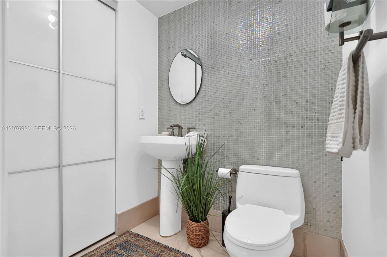 901 Brickell Key Blvd , Unit 1807, Miami, FL 33131 Photo