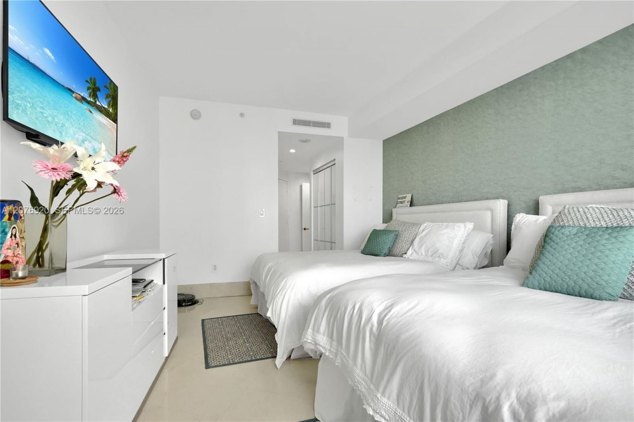 901 Brickell Key Blvd , Unit 1807, Miami, FL 33131 Photo