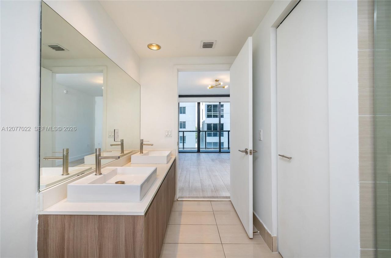 201 SW 17th Rd, Unit 602, Miami, FL 33129 Photo