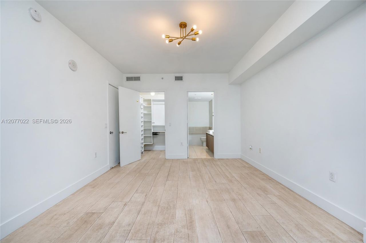 201 SW 17th Rd, Unit 602, Miami, FL 33129 Photo