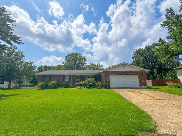 439 Shenandoah Drive, Farmington, MO 63640