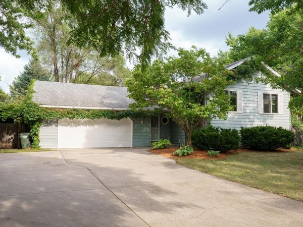 24888 21st Avenue , Saint Augusta, MN 56301