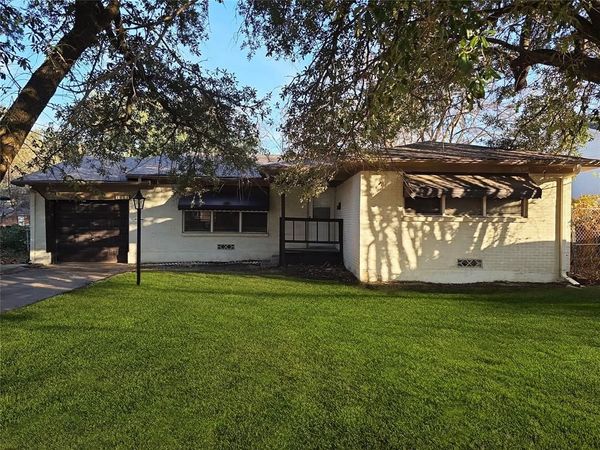 1811 W College Street, Sherman, TX 75092