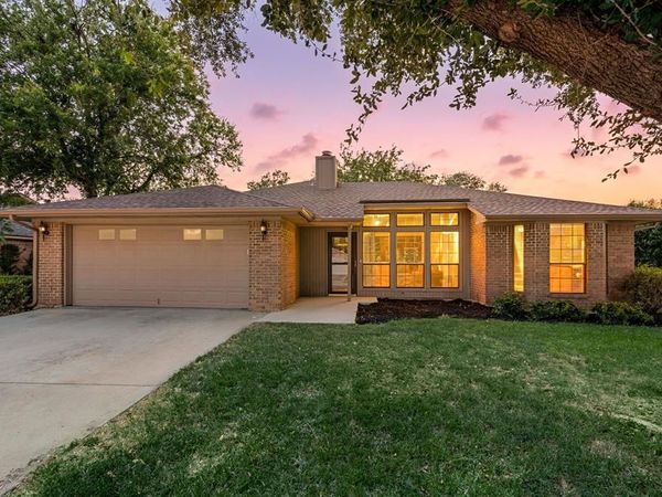 6 Alamosa Drive, Trophy Club, TX 76262