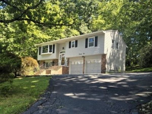 25 Kadel Dr, Mount Arlington, NJ 07856