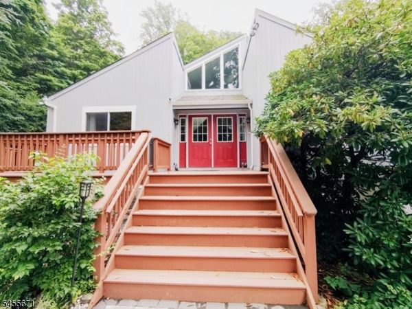 14 Tompkins Ct, Vernon, NJ 07461