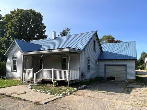2031 10 Mile Road NE, Comstock Park, MI 49321