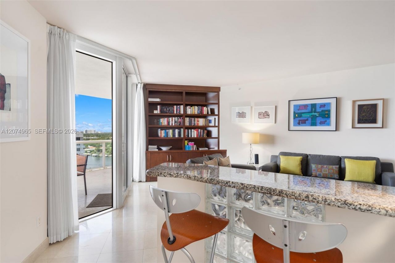 4779 Collins Ave, Unit 1804, Miami Beach, FL 33140 Photo