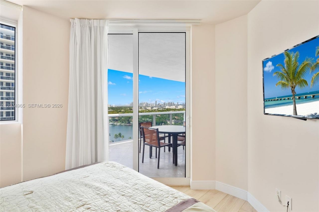 4779 Collins Ave, Unit 1804, Miami Beach, FL 33140 Photo