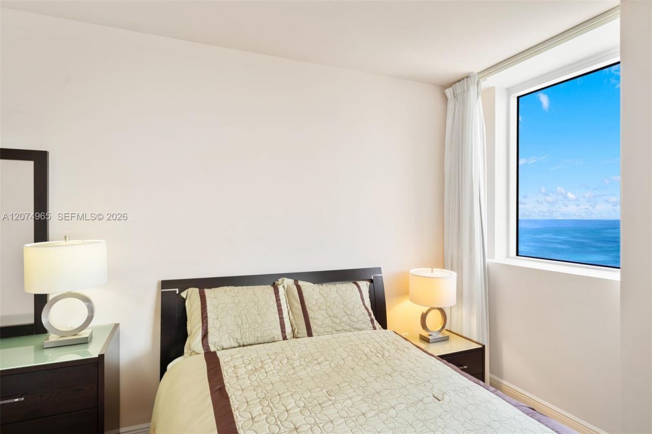 4779 Collins Ave, Unit 1804, Miami Beach, FL 33140 Photo