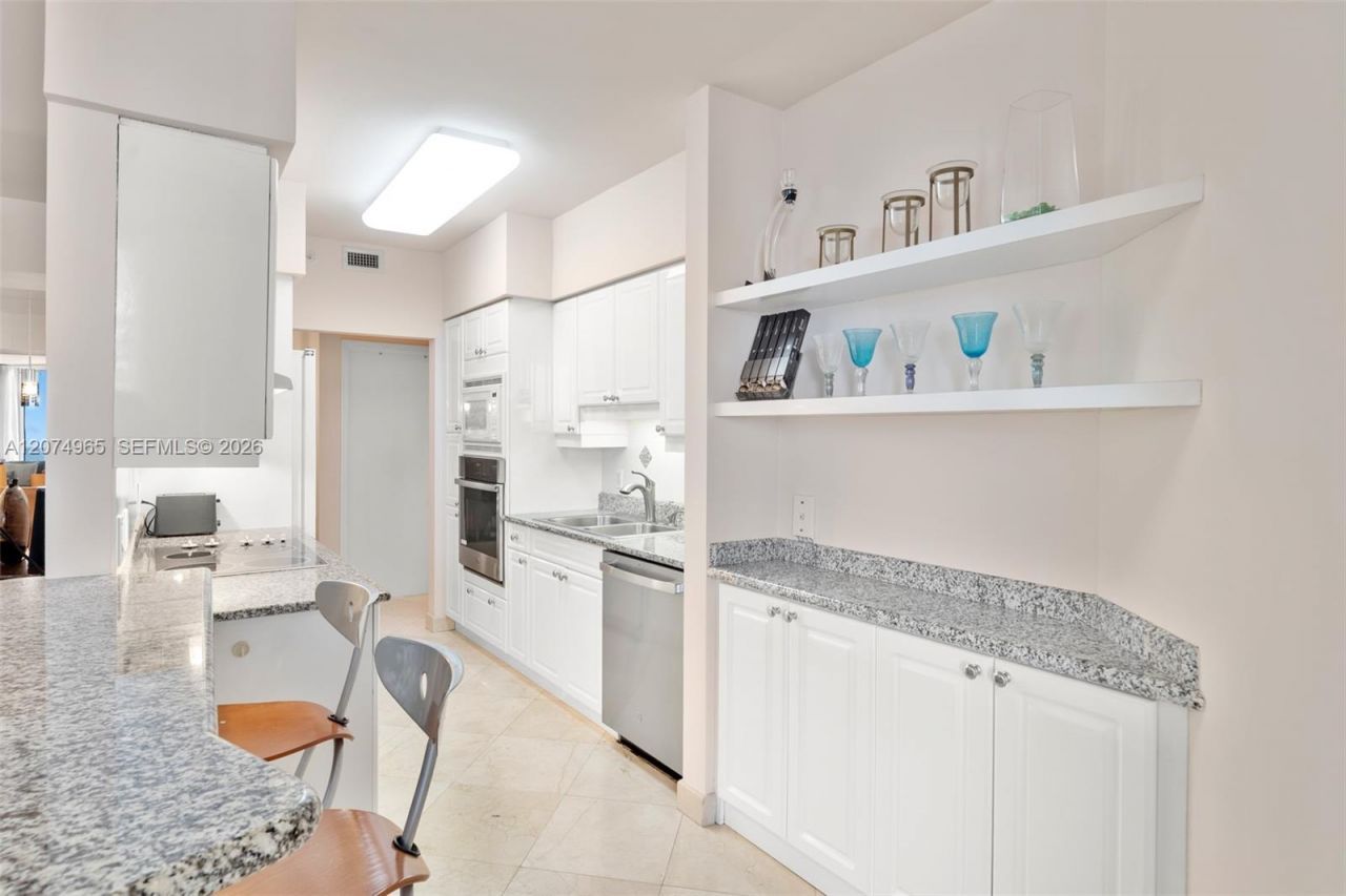 4779 Collins Ave, Unit 1804, Miami Beach, FL 33140 Photo