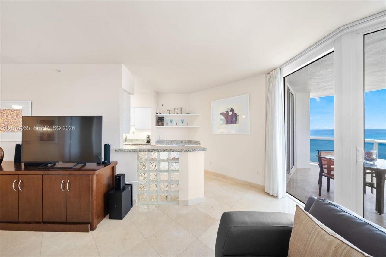 4779 Collins Ave, Unit 1804, Miami Beach, FL 33140 Photo