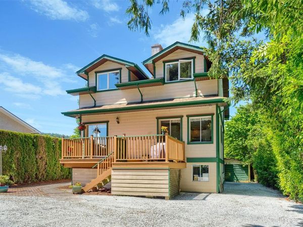 9220 East Saanich Rd, North Saanich, BC V8L 1H7