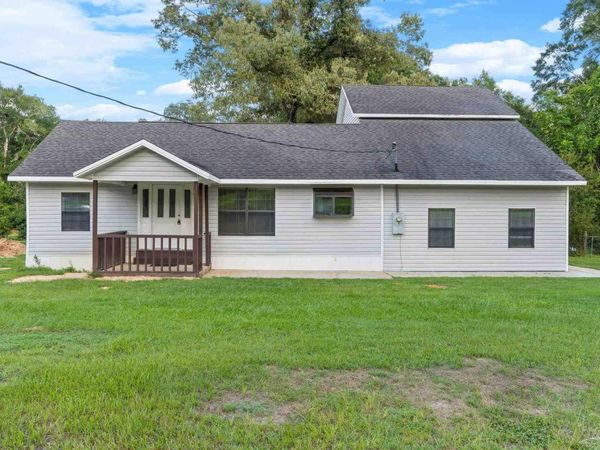 5764 Pecan St, Milton, FL 32570