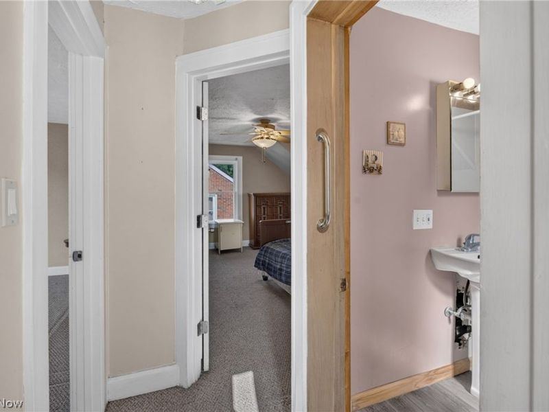 14512 Orchard Park Avenue, Cleveland, OH 44111 Photo 13