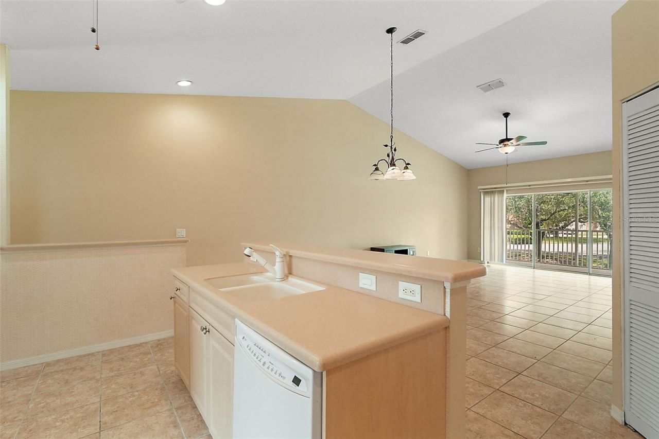 5368 Compass Point, Unit 202, Oxford, FL 34484 Photo