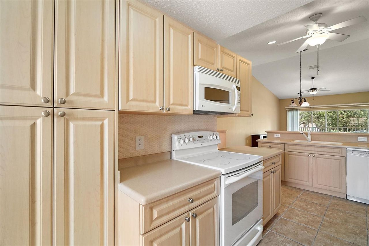 5368 Compass Point, Unit 202, Oxford, FL 34484 Photo