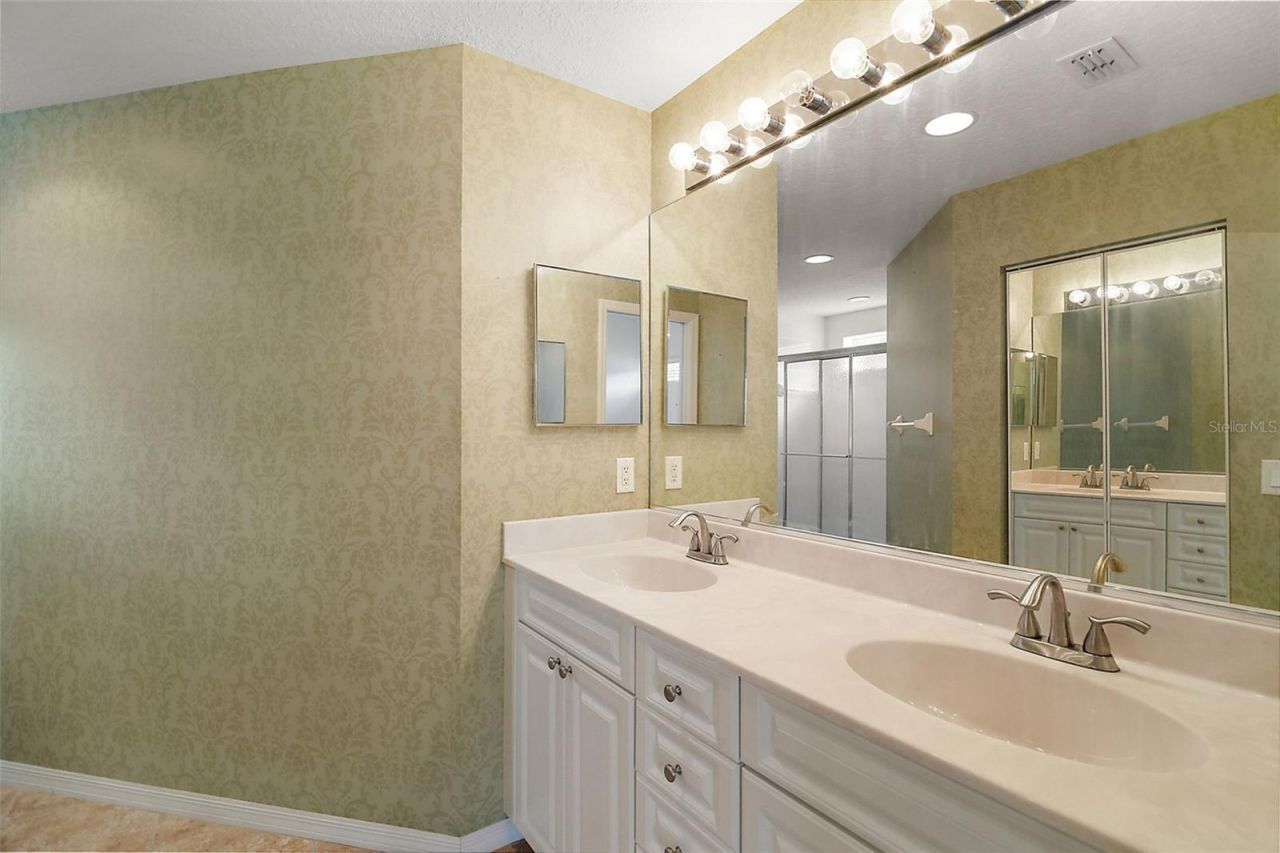 5368 Compass Point, Unit 202, Oxford, FL 34484 Photo