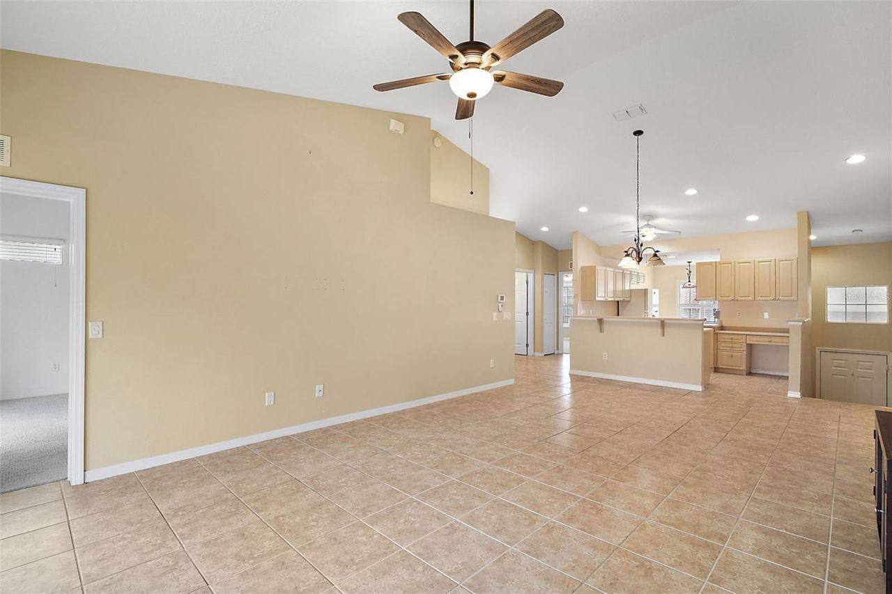 5368 Compass Point, Unit 202, Oxford, FL 34484 Photo