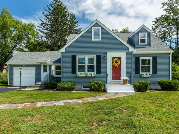 31 Thompson St, East Longmeadow, MA 01028