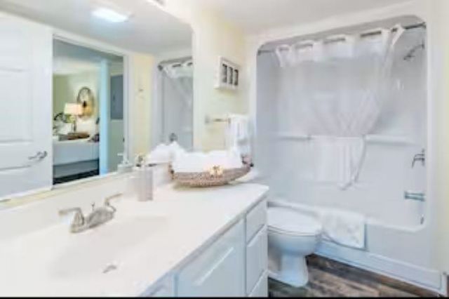 2201 S Ocean Blvd. Photo 15
