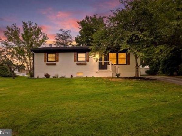 861 W FOXCROFT DRIVE, CAMP HILL, PA 17011