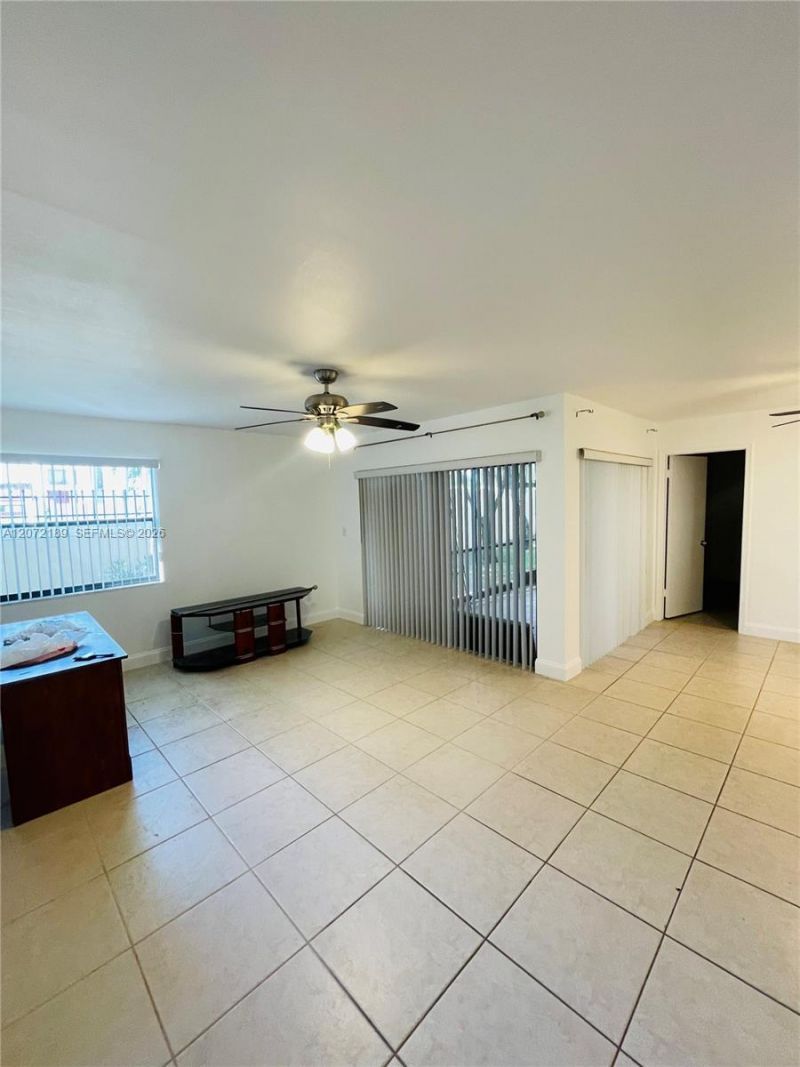 20005 NE 3rd Ct, Unit 5, Miami, FL 33179 Photo