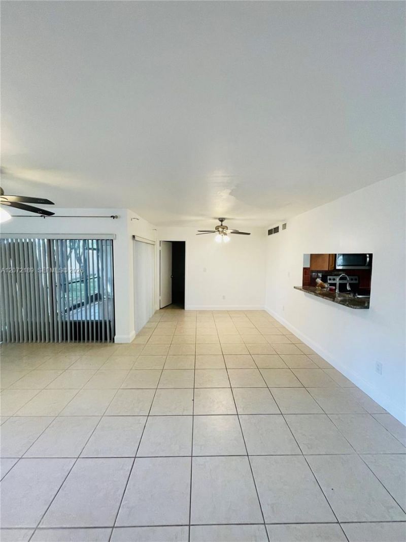 20005 NE 3rd Ct, Unit 5, Miami, FL 33179 Photo