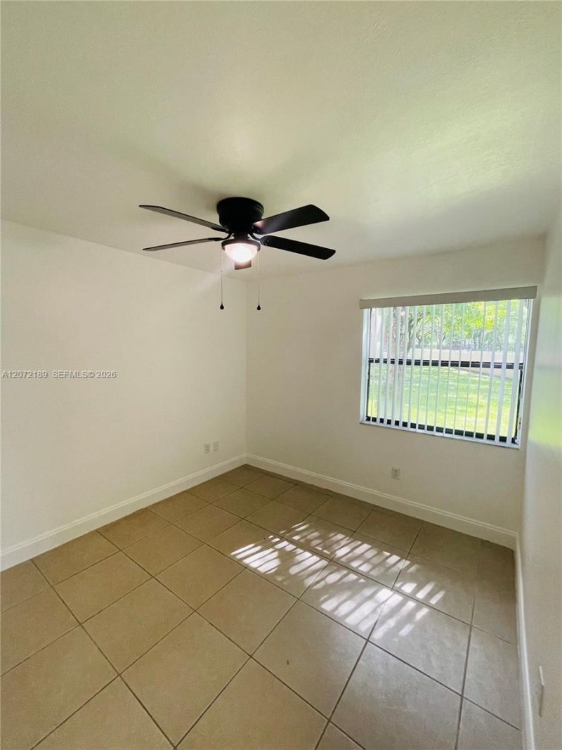 20005 NE 3rd Ct, Unit 5, Miami, FL 33179 Photo