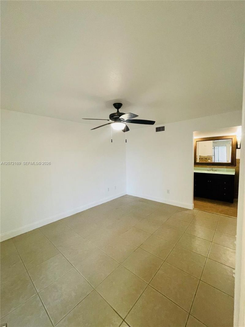 20005 NE 3rd Ct, Unit 5, Miami, FL 33179 Photo