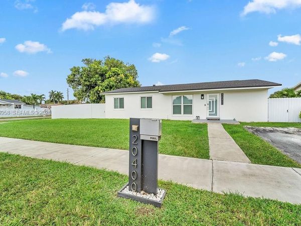 20400 NW 38th Ct, Miami Gardens, FL 33055