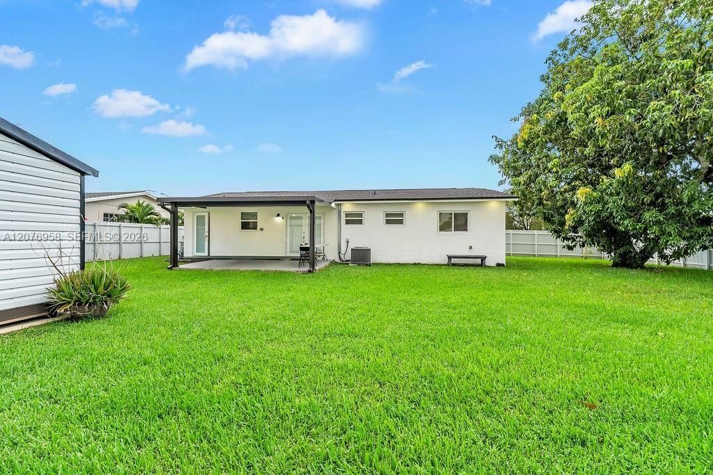 20400 NW 38th Ct, Miami Gardens, FL 33055 Photo