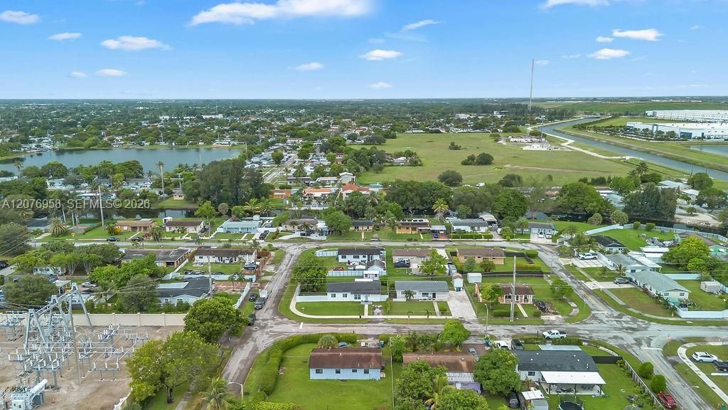 20400 NW 38th Ct, Miami Gardens, FL 33055 Photo