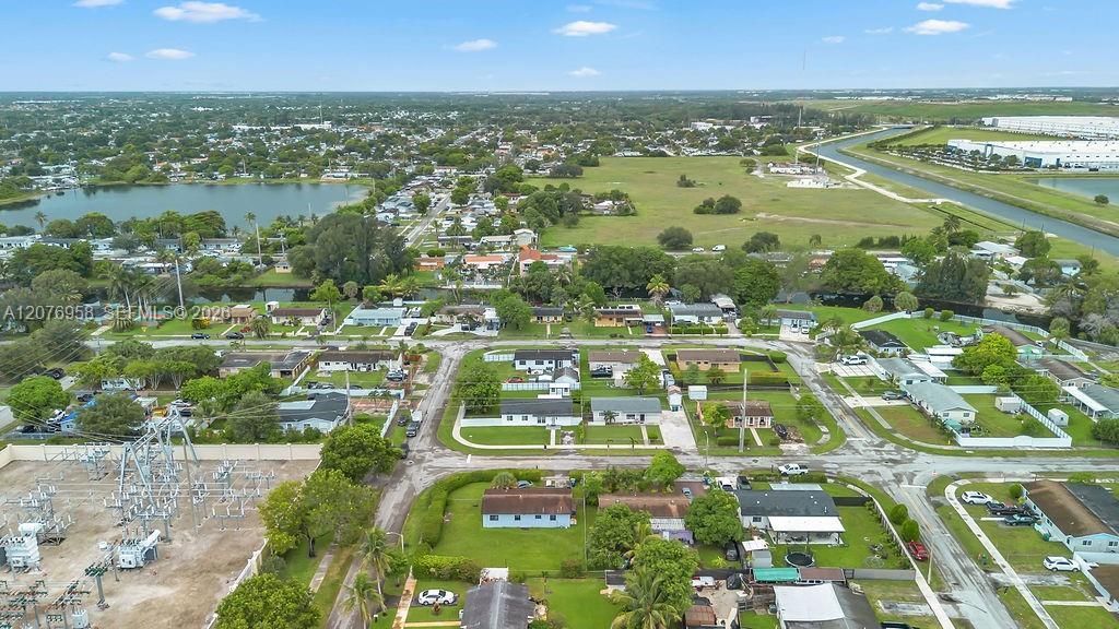 20400 NW 38th Ct, Miami Gardens, FL 33055 Photo