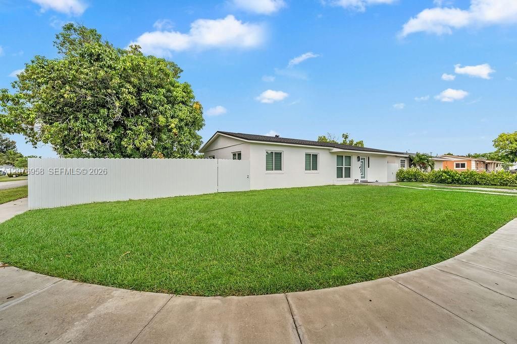 20400 NW 38th Ct, Miami Gardens, FL 33055 Photo