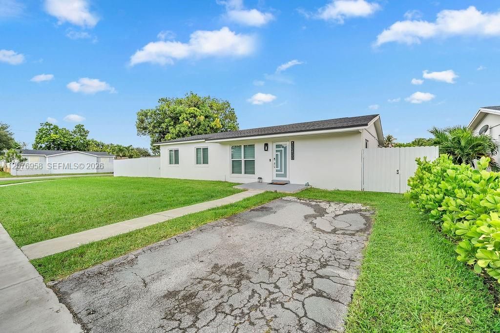 20400 NW 38th Ct, Miami Gardens, FL 33055 Photo