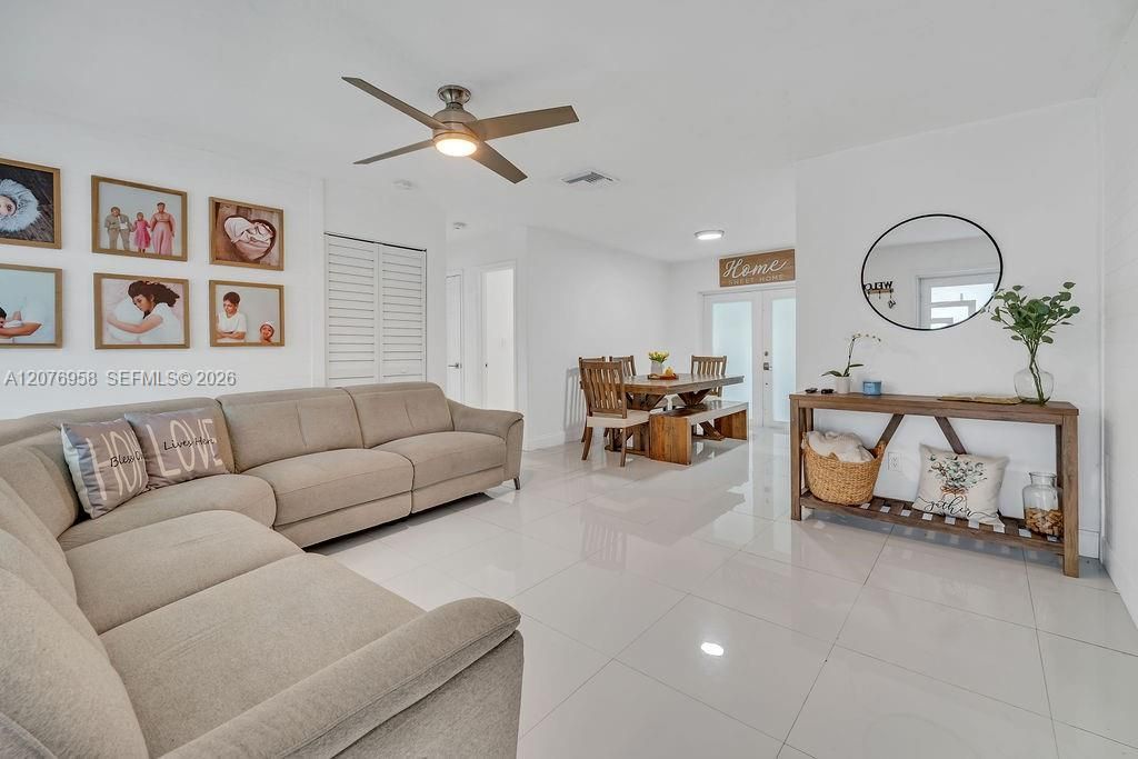 20400 NW 38th Ct, Miami Gardens, FL 33055 Photo