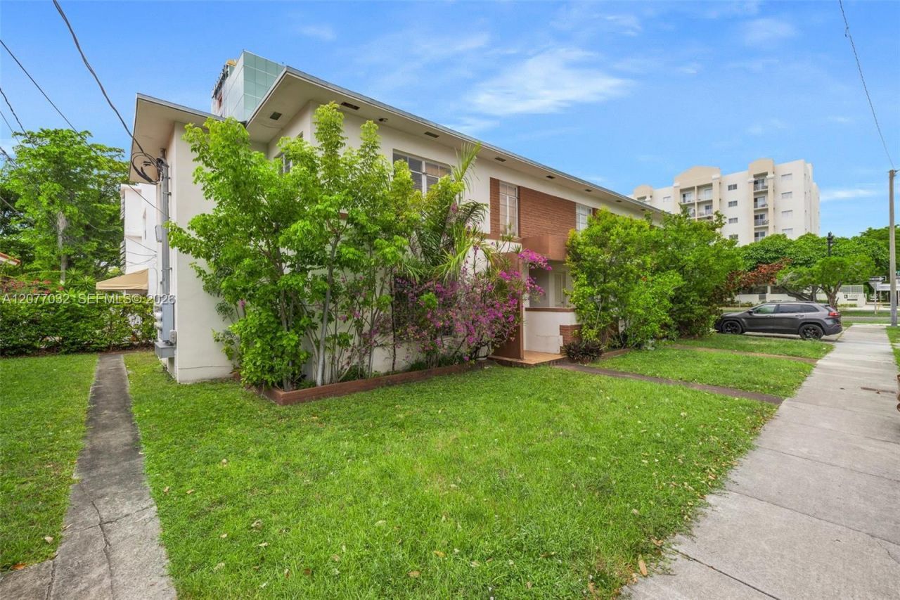 2101 SW 3rd Ave , Miami, FL 33129 Photo