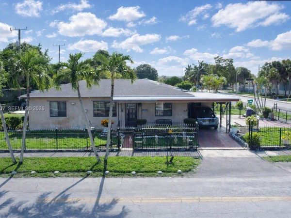8210 NW 34th Ave , Miami, FL 33147