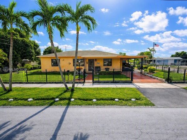 8210 NW 34th Ave , Miami, FL 33147