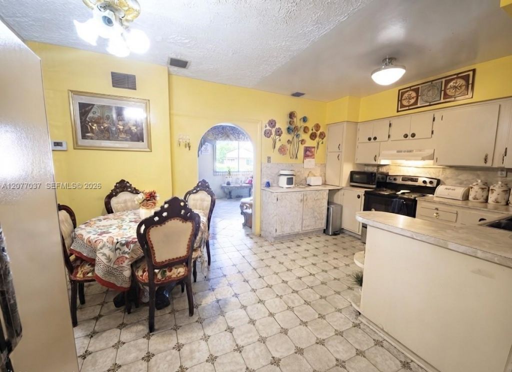 8210 NW 34th Ave, Miami, FL 33147 Photo