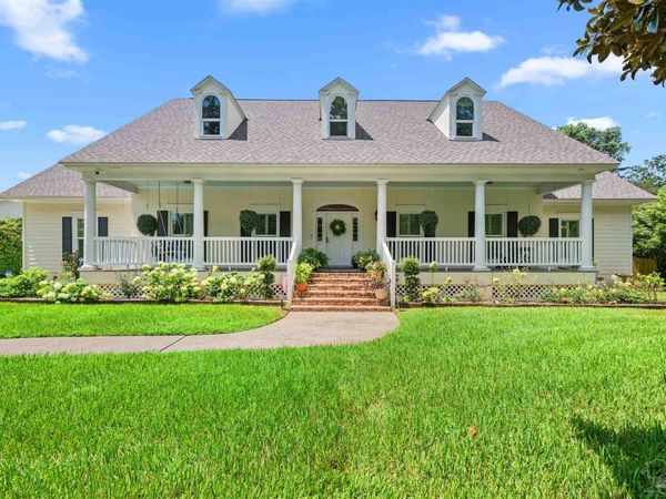 1071 Perdido Manor Dr, Pensacola, FL 32506
