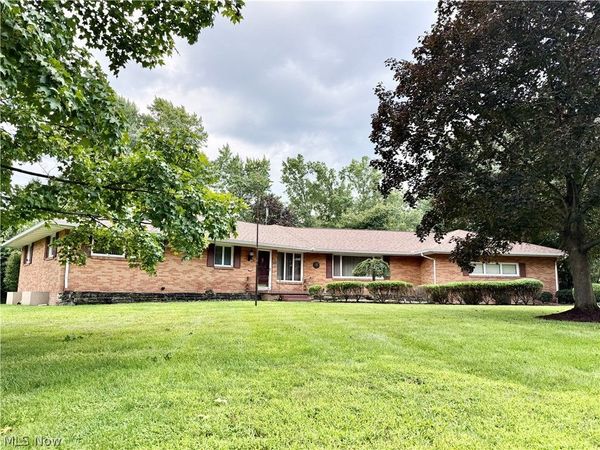 1050 Melwood Drive NE, Warren, OH 44483