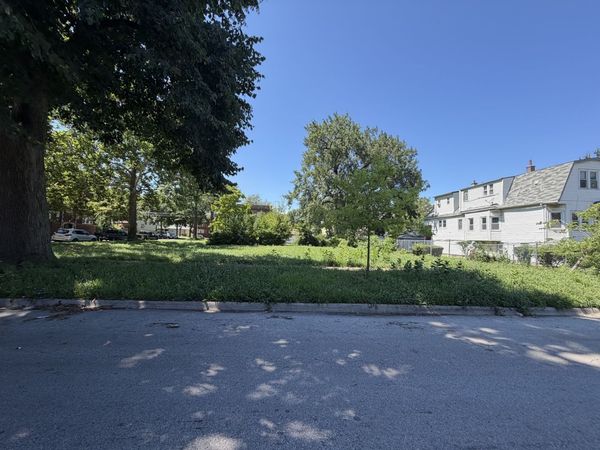 8054 S MUSKEGON Avenue , Chicago, IL 60617
