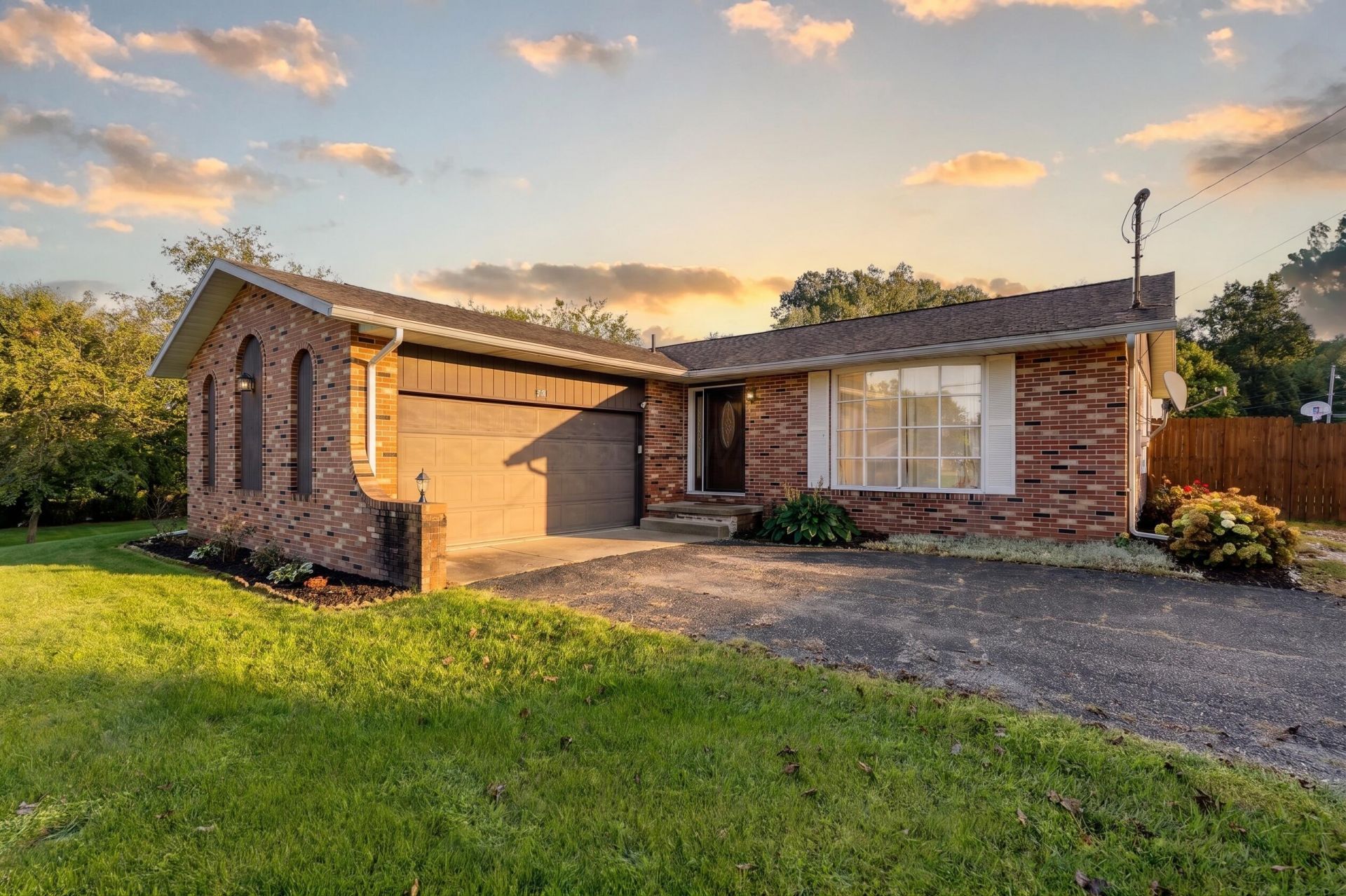 708 Youngs Terrace, Loudonville, OH 44842 Main Photo